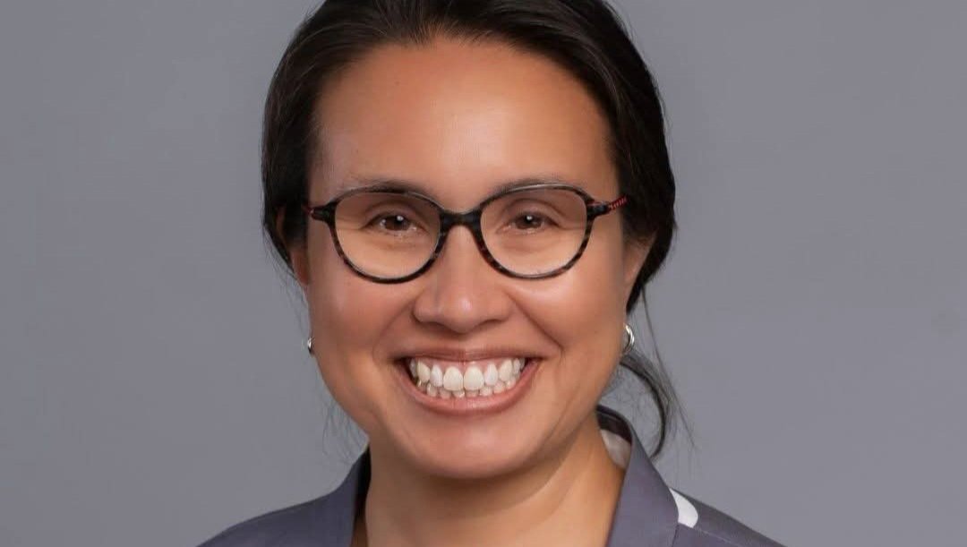 HugoHebR's tweet photo. Caroline Quach-Thanh devrait être en prison, pas être intronisée comme membre à l'Ordre du Canada... Pendant le COVID, elle nous expliquait que ne pas vacciner nos enfants les mettait en danger. Aujourd'hui, on la décore pour son parcours exemplaire. L'histoire jugera le reste. https://t.co/PJfNFwhiGY