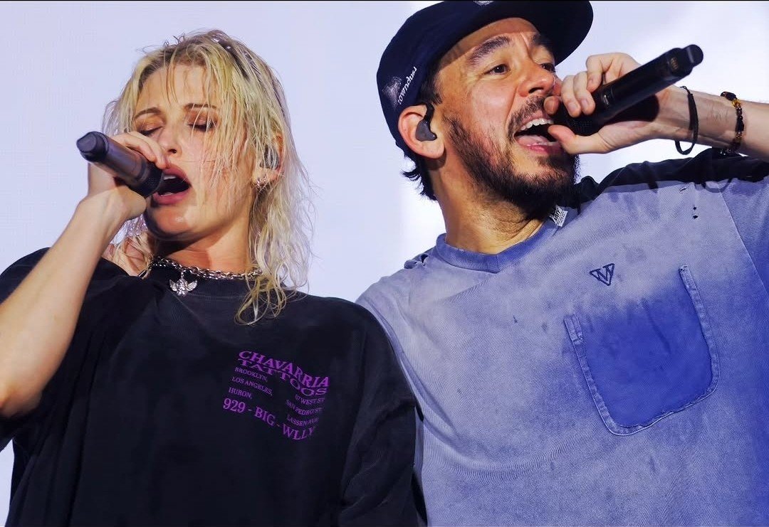 linkzpark's tweet photo. from zero tour 

first show                                     last show https://t.co/VxxxJyvcDh