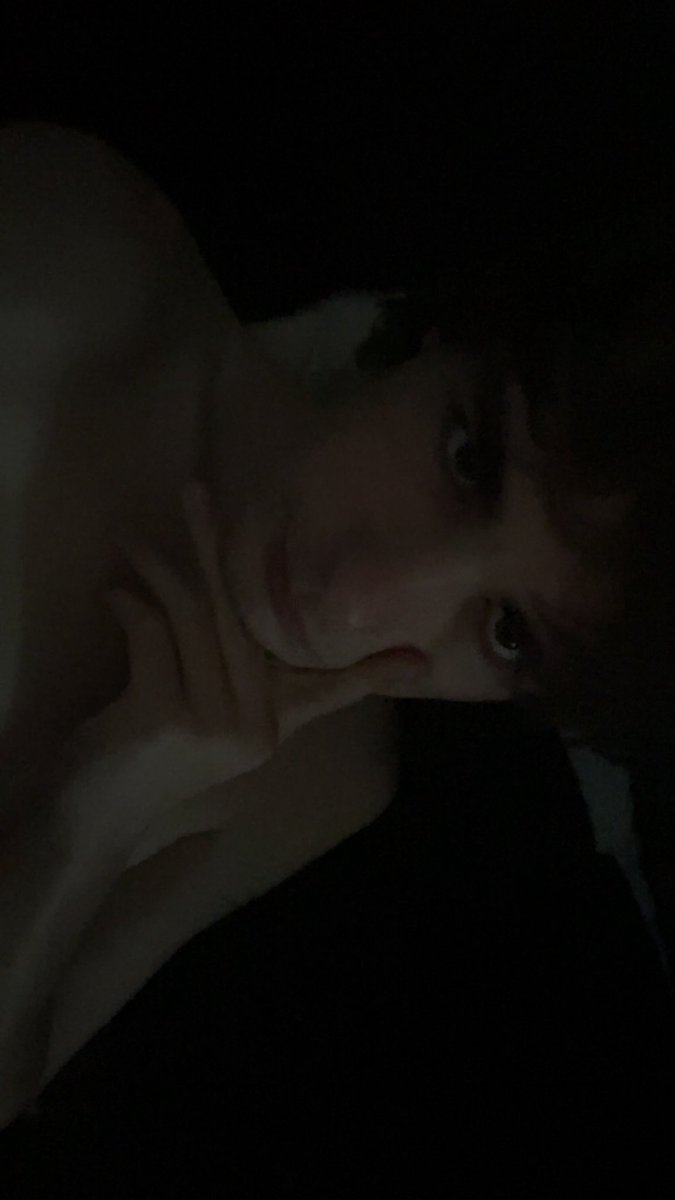 JJ_0O6's tweet photo. repost this and make me famous https://t.co/9YYc2qc6t5