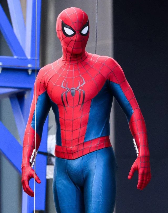 VRuas1's tweet photo. Solamente Spider-Man adapta trajes live action 10/10 comic accurate en el mismo año https://t.co/NGwBwMK9IX