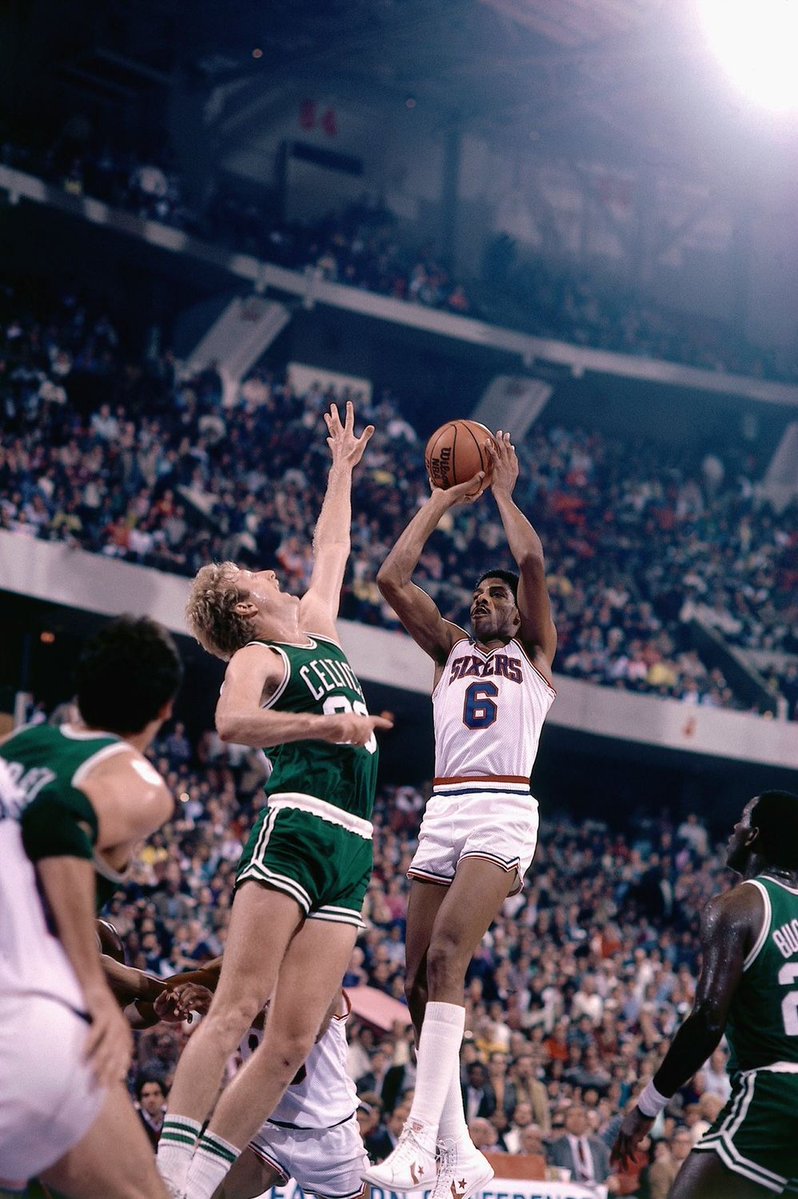 BBallNowandThen's tweet photo. Larry Legend trying to lock down Dr. J. Two of the coldest to ever do it. https://t.co/ubFp1PtD0x