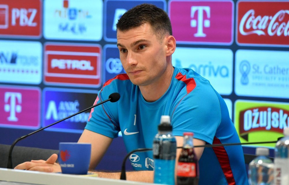 CroatiaFooty's tweet photo. 🎙️ Dominik Livaković on Modrić and Ronaldo:

"Both have left a huge mark on football. I am convinced that the team and I will give everything so that Luka continues his journey. 

We have seen through their club careers what they have achieved. I can only say the best about Luka and how much he means to the national team with his behaviour and advice."