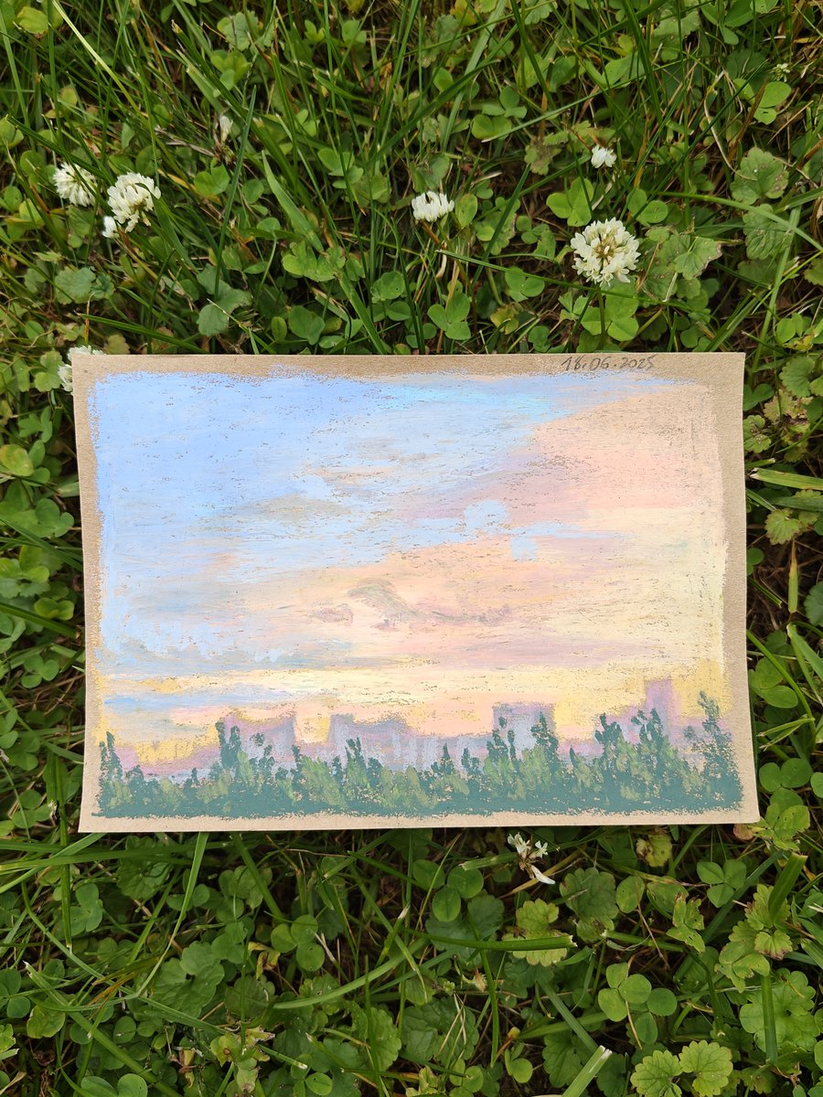 dextermelis's tweet photo. Day 1 of posting oil pastel etudes. First dawn out of many. Started drawing with oil pastels last year in spring. https://t.co/sOFkxB998P