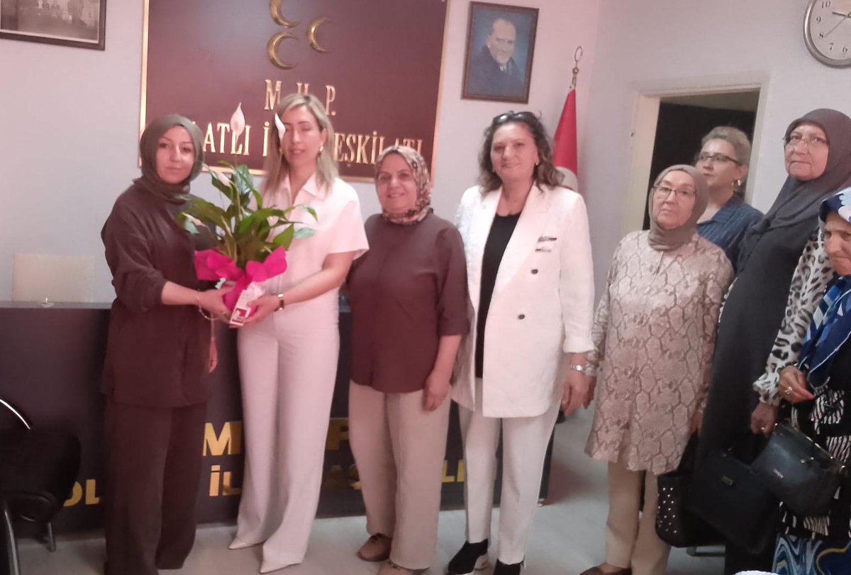PolatliAkKadin's tweet photo. Görevine yeni baslayan MHP kadın kolları başkanı Sayın Ayşe Öztürk ve yönetimine il koordinatörümüz  Sayın @fatmkeless  ve yönetimimizle hayırlı olsun ziyaretinde bulunduk
@akgul_aysel @tugbaisikercan https://t.co/u2NJwbPqPW