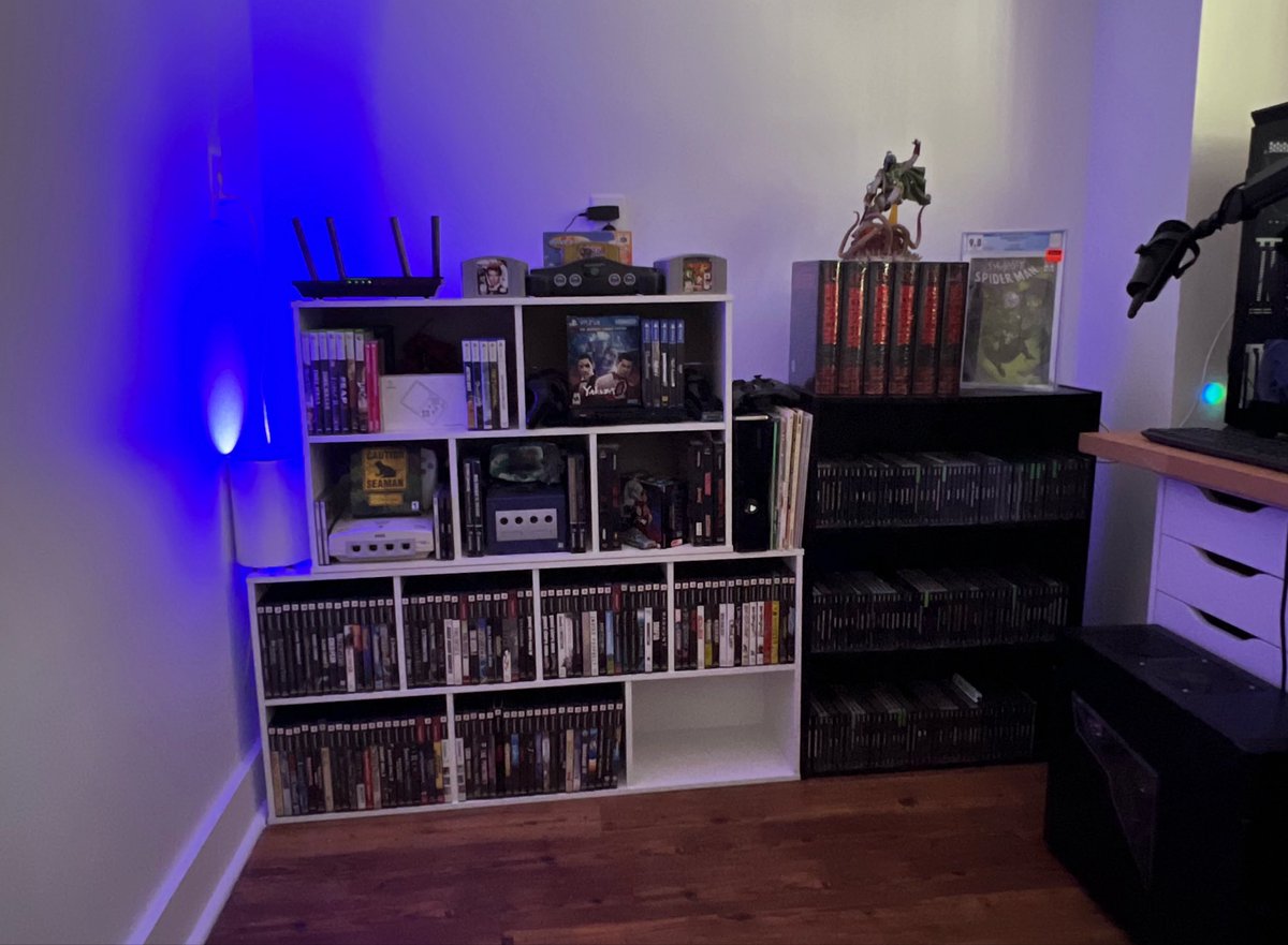 LoPrioreMike's tweet photo. I love physical media. That’s all 🖤 https://t.co/H04LrBPPBO