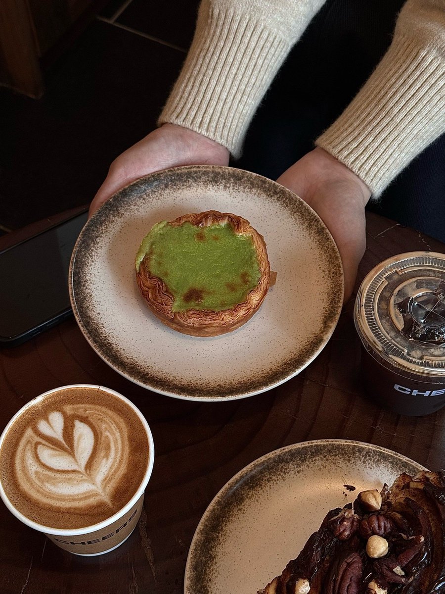 CragerDaniel's tweet photo. Chilling at the cozy corner with a hot latte and my favorite podcast—this is exactly how I recharge after a busy week. https://t.co/jrhTdIjVrr