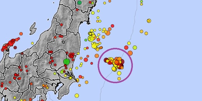 skyparknet's tweet photo. ❖注視
異変…
海溝付近で群発地震か
#防災 #減災 #日頃の備え
https://t.co/eaZa7WE6sh https://t.co/FLOwZrN49A