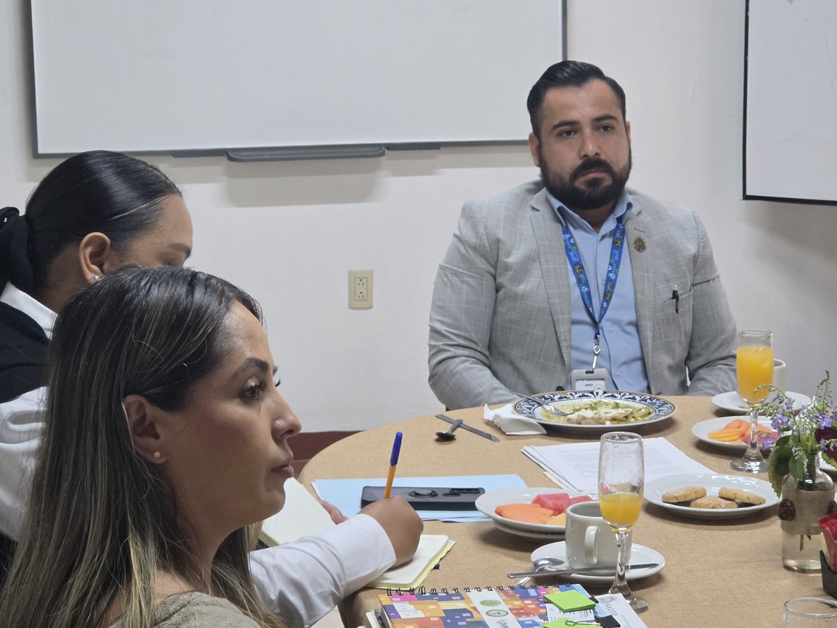 sntsa_37's tweet photo. La revisión del equipo y su adecuado funcionamiento es fundamental para garantizar servicios de salud oportunos, seguros y de calidad, así como para fortalecer la satisfacción en el trabajo.

Con la participación de la Lcda. Daniela Viridiana Díaz Macías, Directora General de Recursos Humanos del ISAPEG; el MDO. José Martín Cano Martínez, Secretario General; el Dr. Jonathan Gabriel Díaz, Director de CAISES Guanajuato; y el equipo jurisdiccional de Recursos Humanos de CAISES y la DGRH, se reafirma el compromiso de trabajar en unidad por espacios laborales funcionales, dignos y orientados al bienestar de las y los trabajadores.

Cuidar el equipo también es cuidar a quienes cuidan de la salud.

#NuevaCulturaLaboral