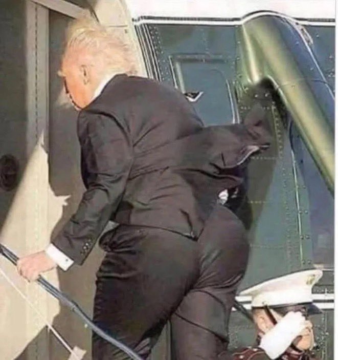 WingertTom's tweet photo. He The Biggest A$$! https://t.co/JXef3Wo0wX