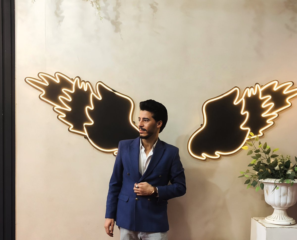 moohamedkhattab's tweet photo. الأناقة تبدأ من الشخصية ... و الباقي مجرد تفاصيل • ✨🖤
#محمد_خطاب
" ما رأيك في الإطلالة ؟ "

#MensStyle #Fashion #cuentapública2026
#Lifestyle https://t.co/1yT5Fc04XC
