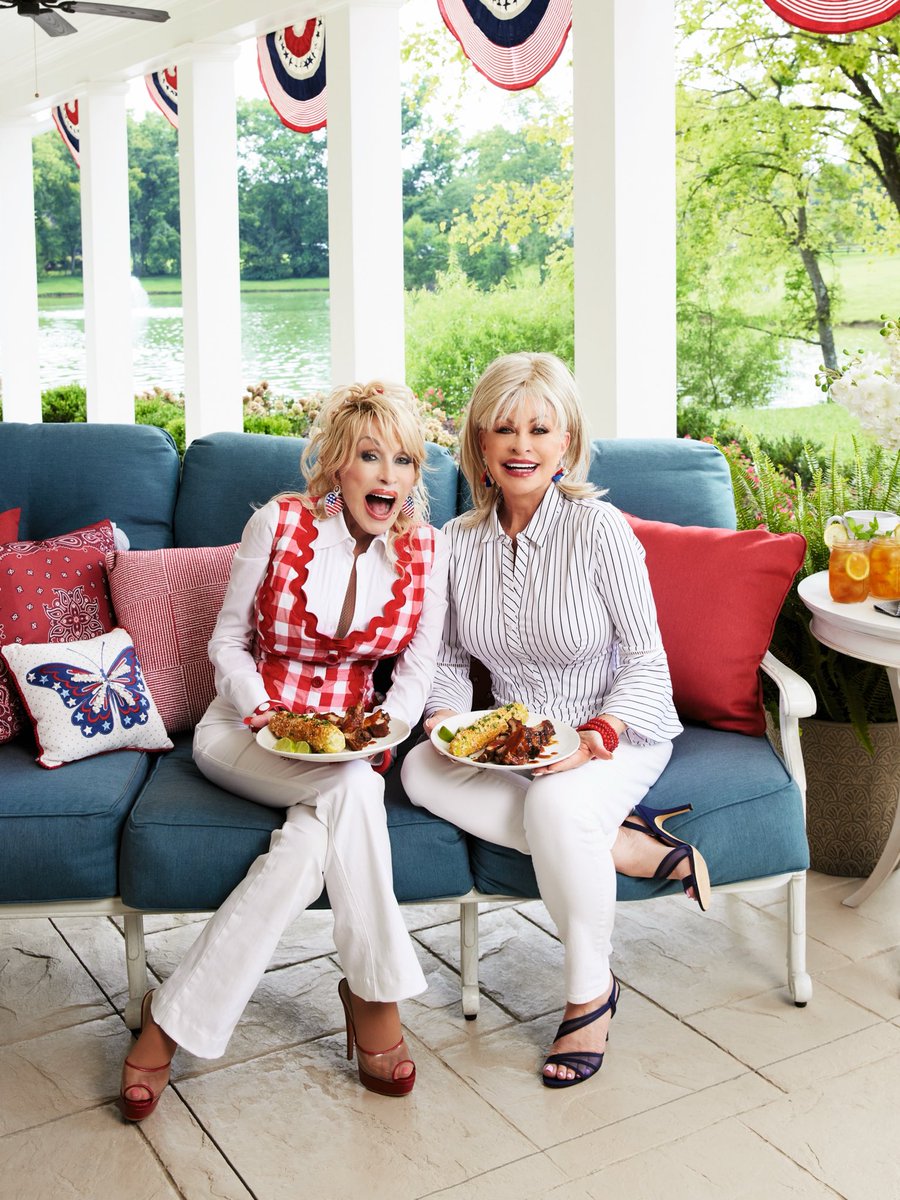 Dolly Parton tweet media