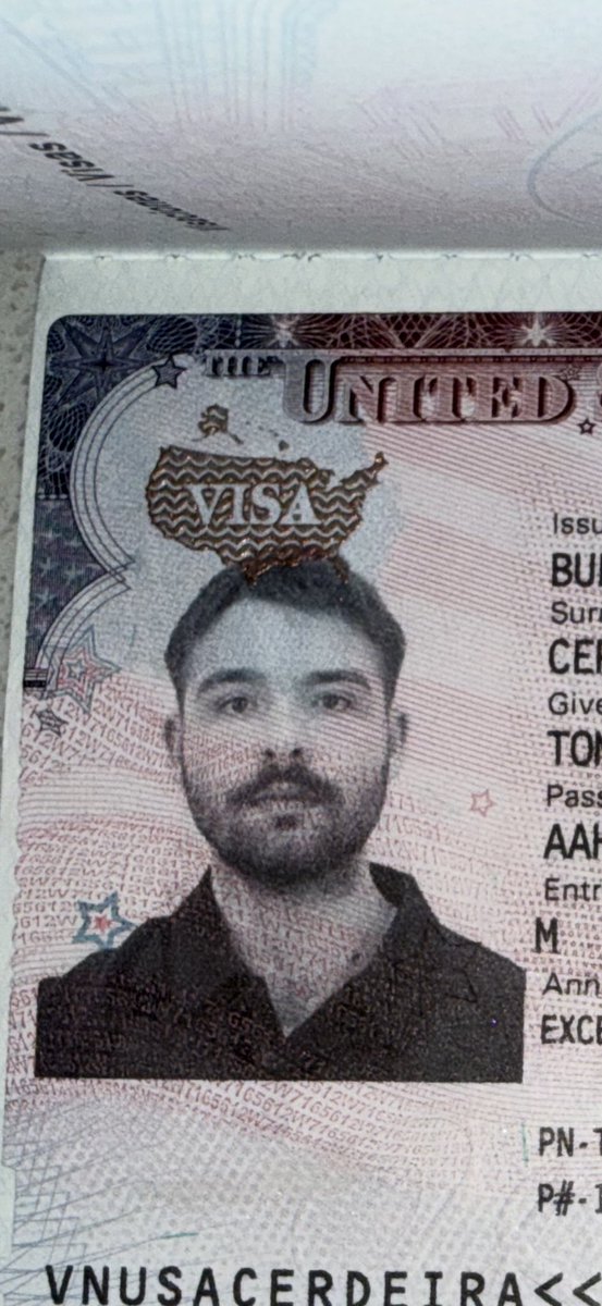 t0m_c's tweet photo. my O-1 visa finally got approved this week ❤️

now maduro isn’t the only venezuelan captured by the US https://t.co/bEwJvl9ujX