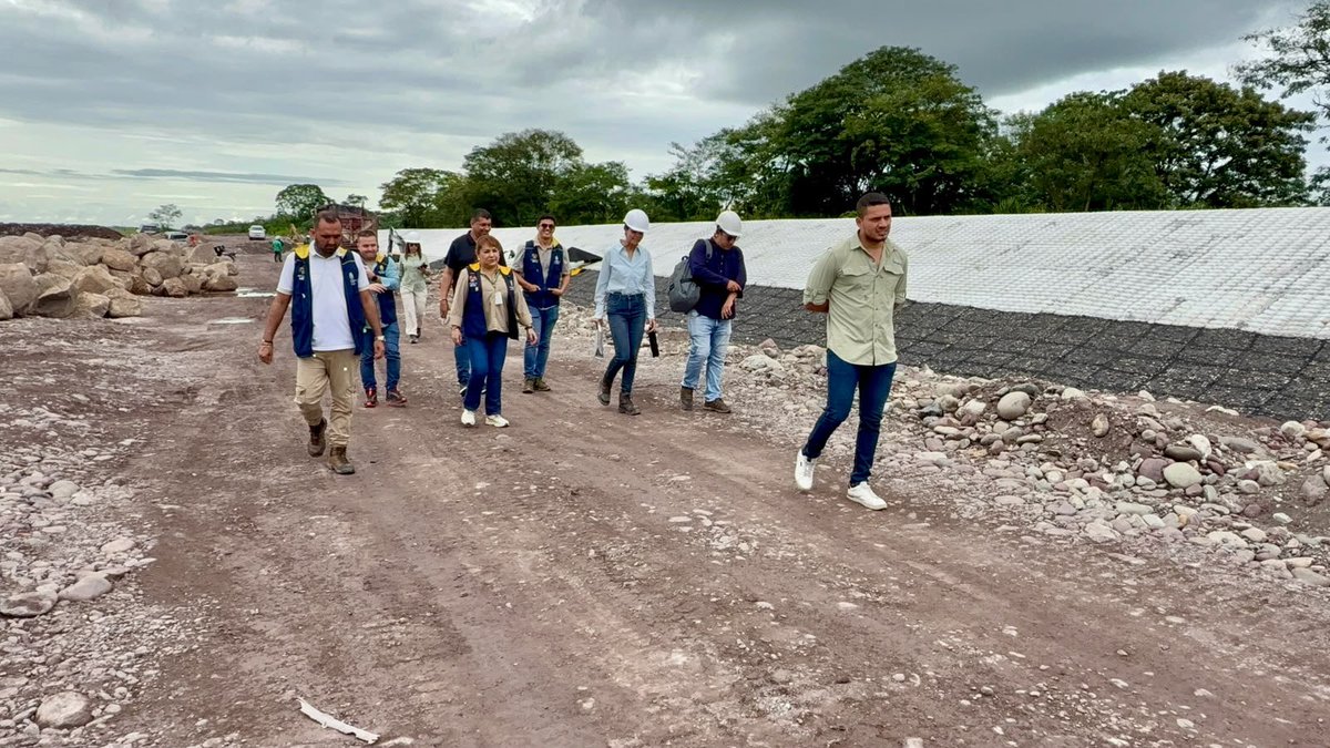 LuzNellyMo60274's tweet photo. Cada obra de mitigación, cada ayuda humanitaria y cada acción preventiva reflejan nuestro compromiso con el Meta. Seguiremos trabajando por un departamento más seguro y resiliente. ¡Felices 66 años! 🎉 #Meta66Años https://t.co/LxzMGecIqJ
