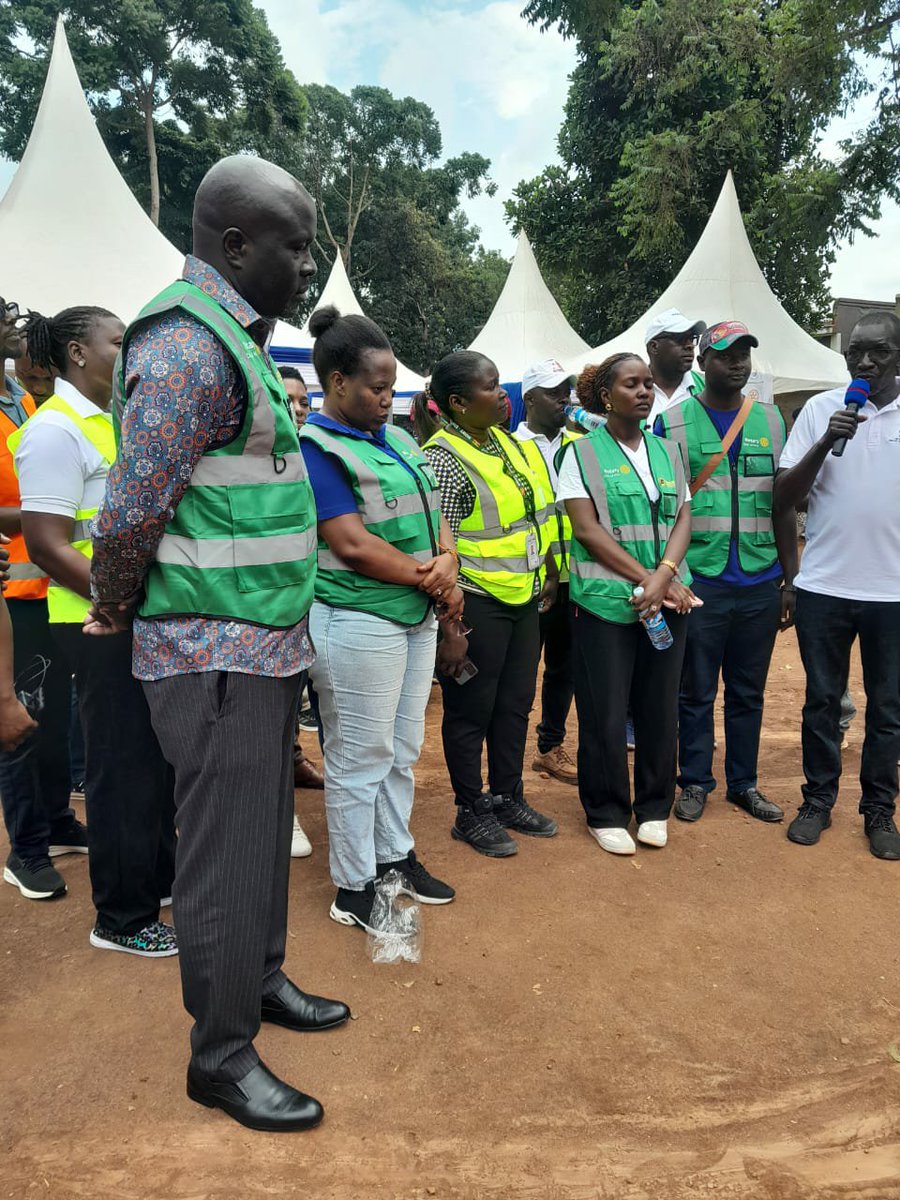najjerarotary's tweet photo. And just like that… Rotary Yr 2026–27 begins in high gear🚦🚸

Today was more than attendance, we're Proud to stand alongside fellow clubs and our @dgrotaryd9213 as we launched a shared commitment to champion Safety on the road.

#Savinglives
#CreatingLastingImpact
#RotaryEyamba https://t.co/4GU7h2SmIJ