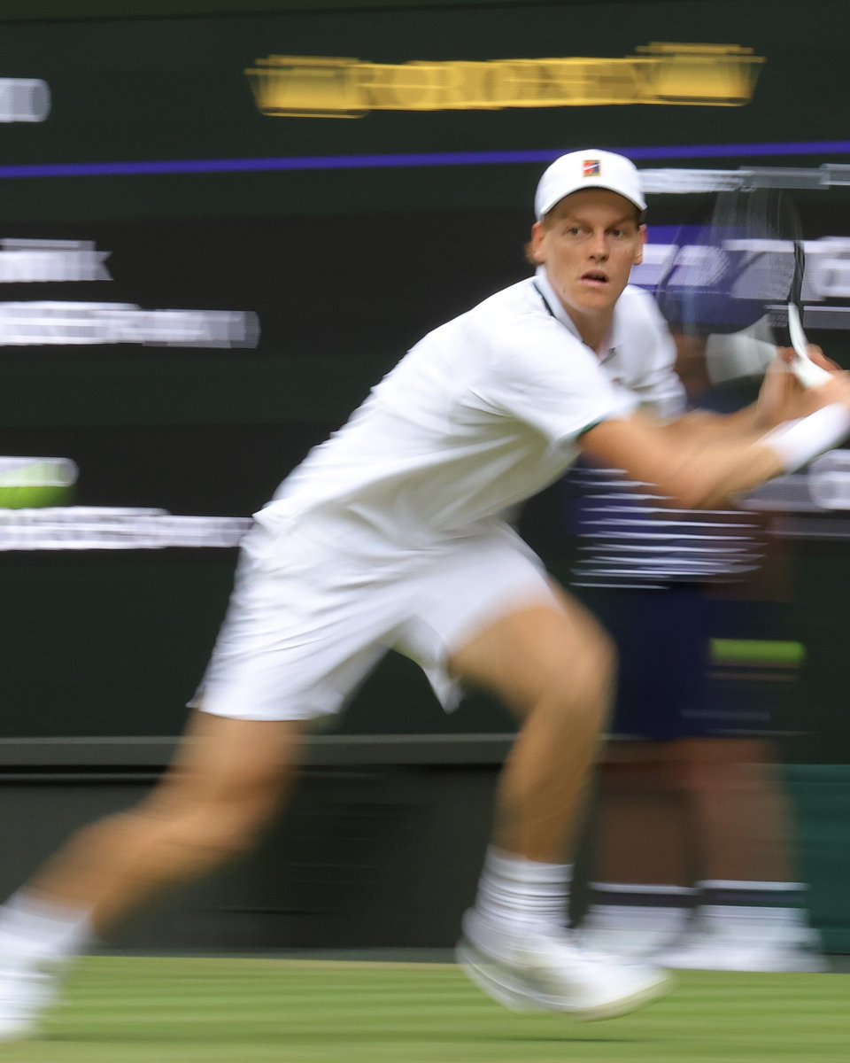 janniksin's tweet photo. Into the next round. Thank you all. Forza! 💪🏻🌱🦊 @Wimbledon https://t.co/hhTzeZHAQn