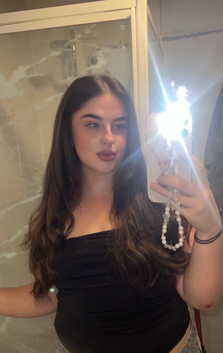 mean836xoxo's tweet photo. Selling all evening xo #buyingcontent #sellingcontent #findom https://t.co/dT3fpK4jaF