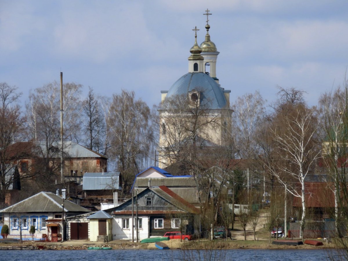 Lora020563's tweet photo. Россия. Выкса - город в Нижегородской области.
Основан в 1557 году выходцами из Тулы братьями Баташевыми, основавшими здесь железорудный завод.
Сегодня Выкса - центр металлургии и современного искусства.
Известен Выксунским Иверским монастырём (1864 год).
Население 56 196 чел. https://t.co/uvZTKOZXfp