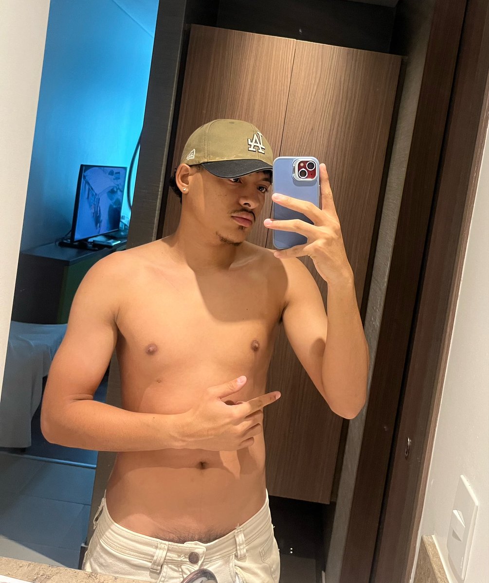Jeik_18's tweet photo. Que hay pa hacer en Medellín? 
COSTEÑO-POLLO 🐥

@EventosGayMed 
@Medellingrindr1 
@Medellin   RT 🔥 https://t.co/m8fHmFkiNF