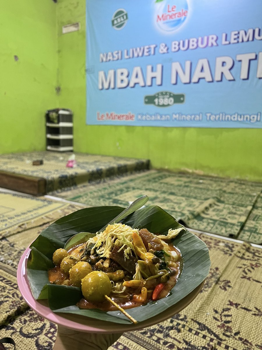 HehStt's tweet photo. Seposi kemenangan, LEMBUR MAEM TURU https://t.co/FElNKphgMs