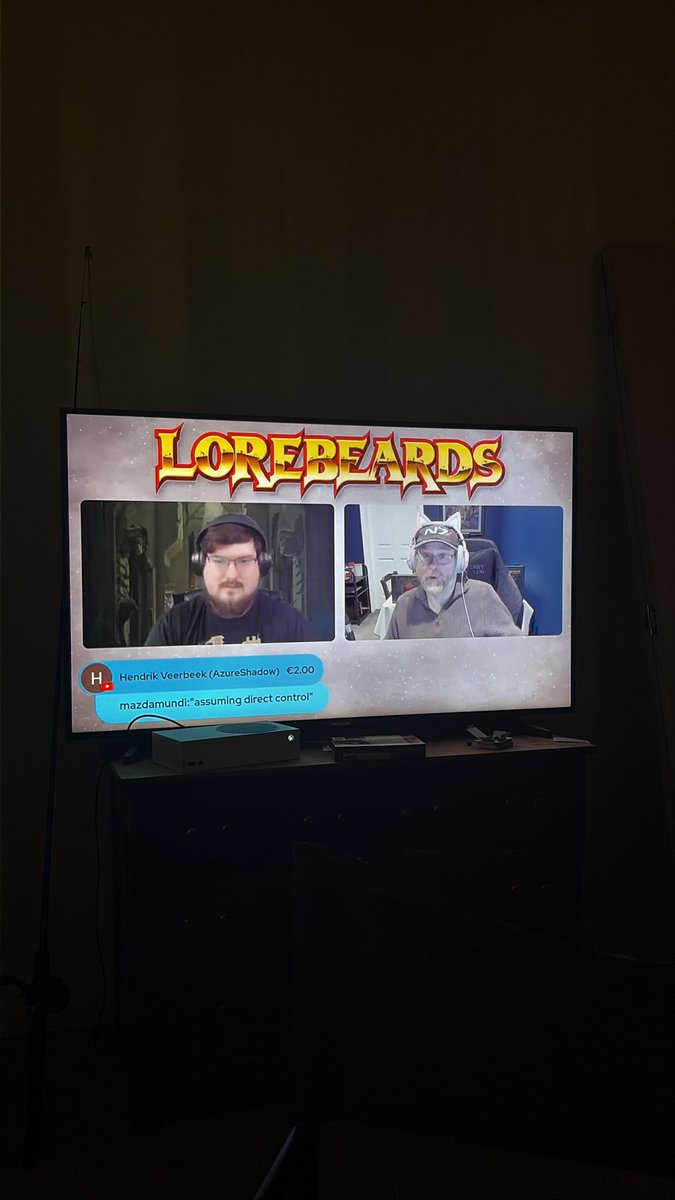 PmpkinKngJack21's tweet photo. The fellas on the big screen @LSotek @Hapimeses #Lorebeards #OldOnea https://t.co/B1zNrEMXnK