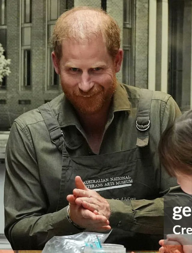 opt871's tweet photo. @NoKingCharlie He's coming for you!! Spread them wide.. https://t.co/IBS72DlZks