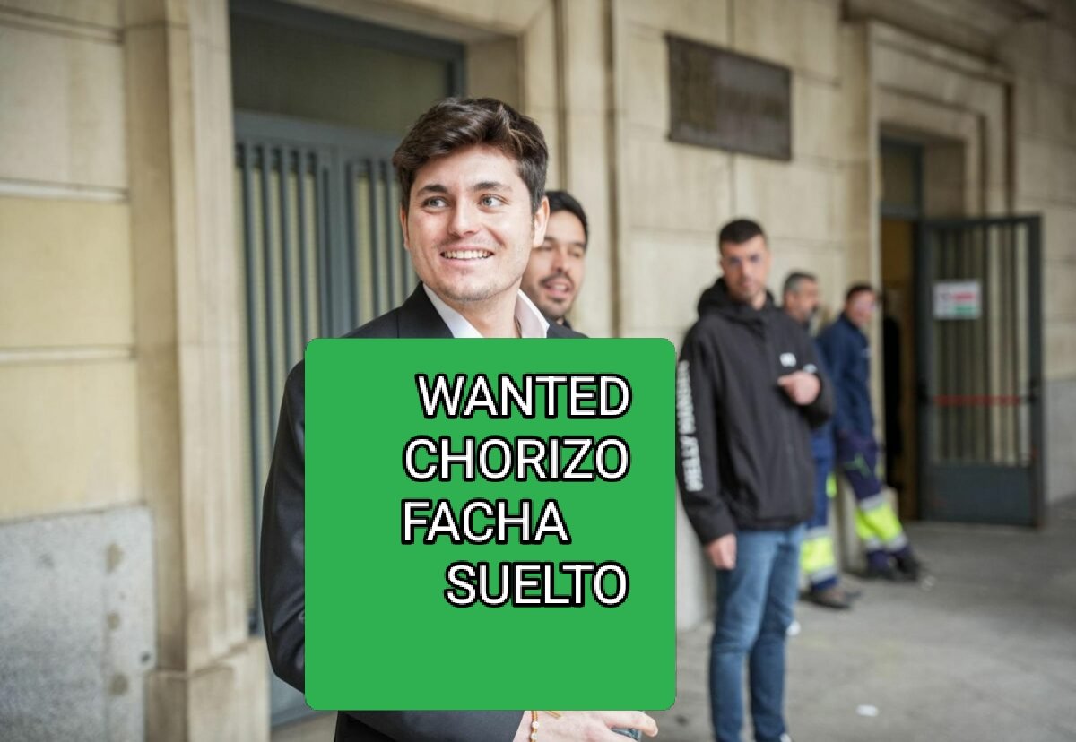 BarradoDiogenes's tweet photo. Se le ha visto disfrazado de frutera.
Vito Quiles, en busca y captura.
https://t.co/kr87zxVYTH https://t.co/aAOhebOOGI