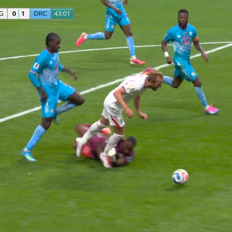 MirrorFootball's tweet photo. Should England have been awarded a penalty? 🤔

https://t.co/AaqBdmMUfD https://t.co/u7xLW02Apm