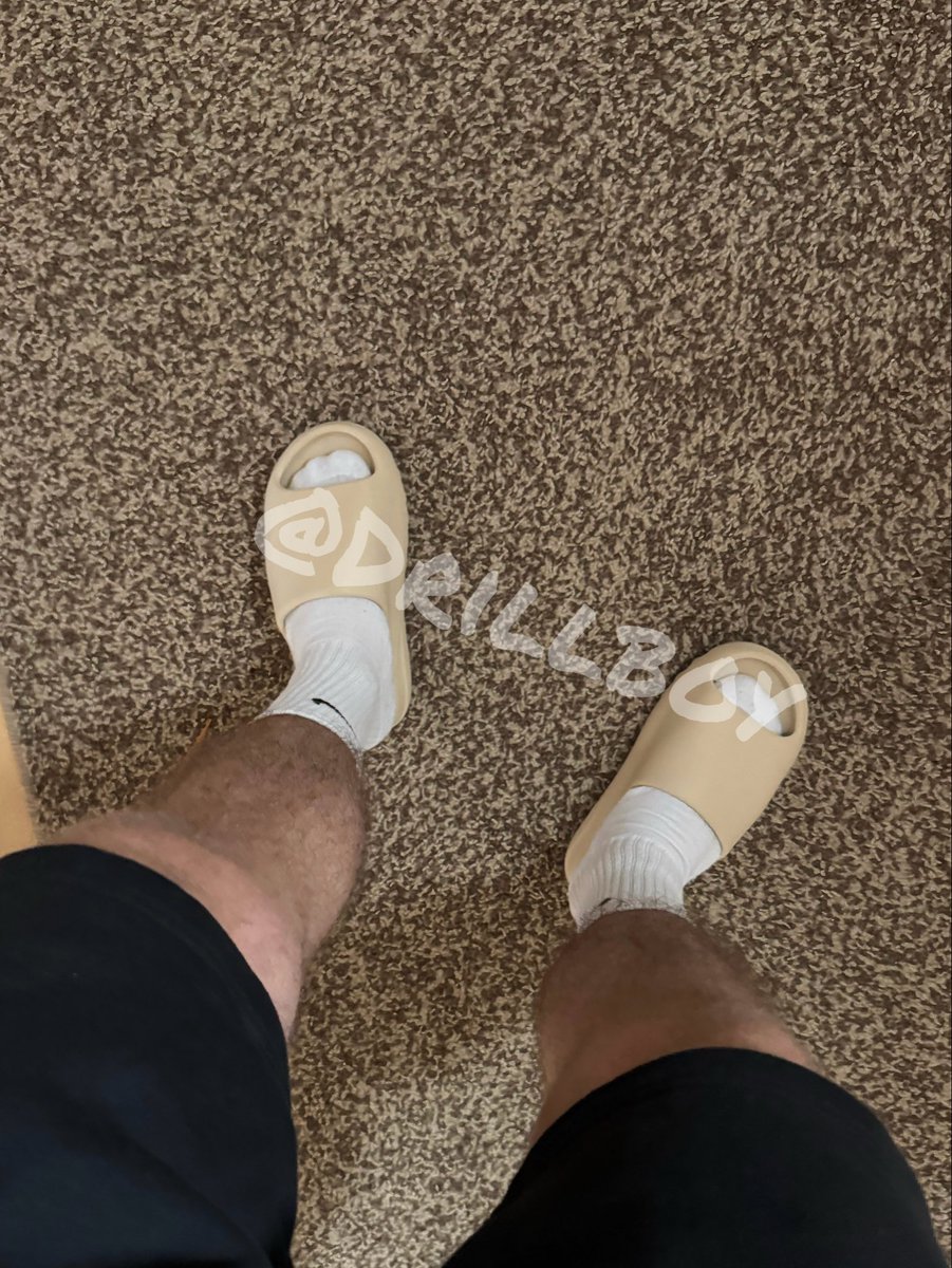 drillboypl's tweet photo. Który pies chciałby warować i je lizać 😛Idealne po meczu z ziomkami smrodu potu im nie brakuje 🔝 #atm #feet #socks #drill https://t.co/9mSk3nV62E