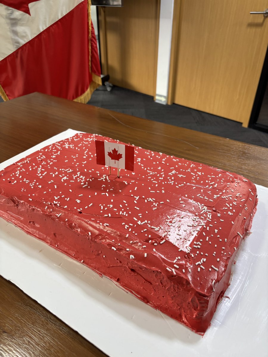 CanadaColombie's tweet photo. Célébrons ensemble la Fête du Canada ! 🇨🇦 L’équipe de l’ambassade célèbre tout ce qui fait la richesse du Canada : la diversité des peuples et des communautés qui y vivent, les valeurs que nous partageons, ainsi que son patrimoine naturel et culturel.
Bonne fête du Canada ! 🍁 https://t.co/z3jQORMIdN