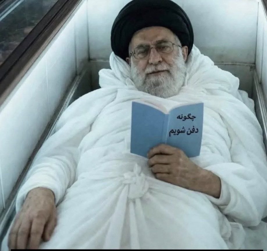 Gorbeye_taqooti's tweet photo. ظاهرا مطالعات رهبر شهید داره به نتیجه می‌رسه https://t.co/fu9y2NzsHg