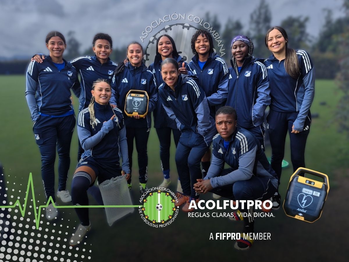 acolfutpro's tweet photo. ¡𝐒𝐚𝐥𝐮𝐝 𝐲 𝐩𝐫𝐞𝐯𝐞𝐧𝐜𝐢𝐨́𝐧 𝐩𝐚𝐫𝐚 𝐥@𝐬 𝐟𝐮𝐭𝐛𝐨𝐥𝐢𝐬𝐭𝐚𝐬 ! 🛡️
Entregamos los Desfibriladores Externos Automáticos (DEA) a los planteles femenino y masculino de Millonarios F.C. 

En ACOLFUTPRO trabajamos sin descanso por la seguridad médica nuestros afiliados.

Lea más ➡️ https://t.co/haxuU0FI0C

@MillosFCoficial @MillosFcFem @FIFPRO @FIFProAmerica
