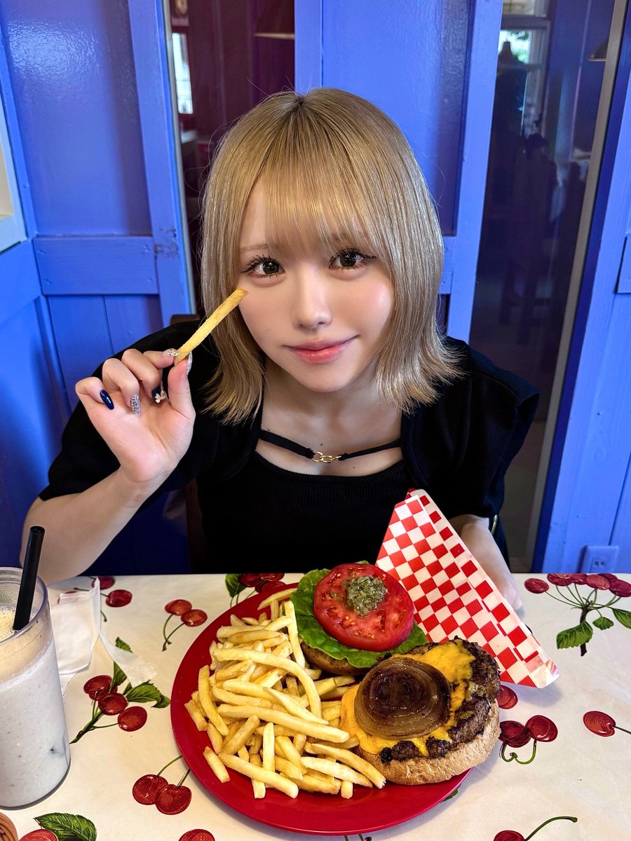 おはようございます😊 今日は木曜日 #さとかほLAB 🧡💛 テーマ【私の夏