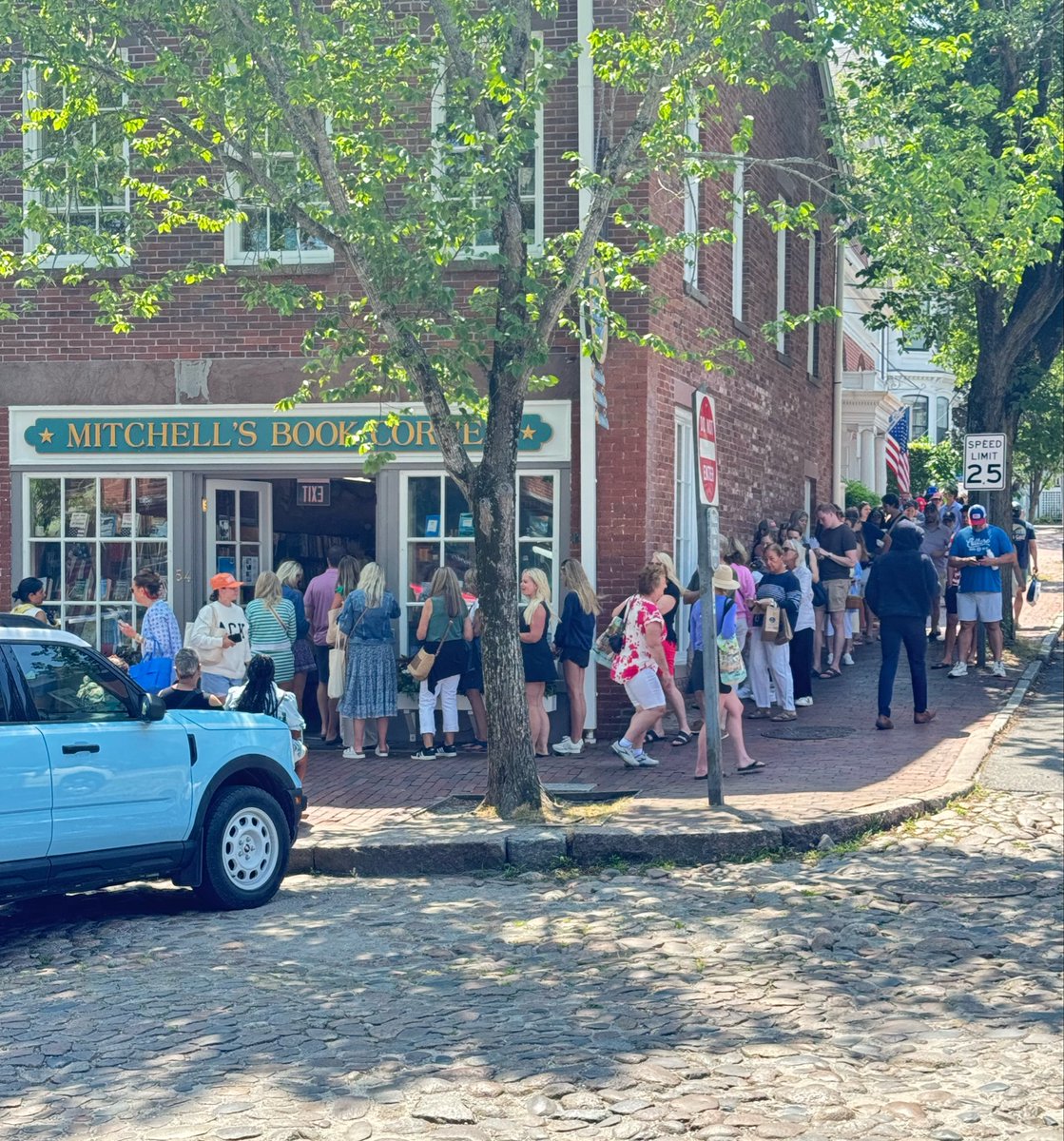 johnfio_'s tweet photo. Other cities: line around the block for a sneaker drop

Nantucket: line around the block for a book store. https://t.co/8NoUdMAC7B