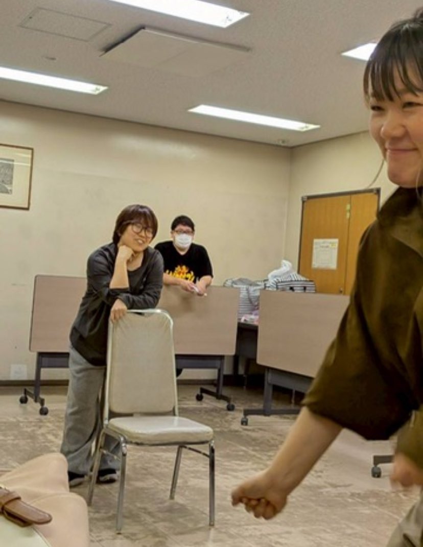 ki_ki88's tweet photo. そんな三波さんの目の前で急に踊り出す川原と、それを見つけた演助兼制作兼役者のますださんと、今回共に戦う👼セッキーさん。
#ぴのLIVE

👼https://t.co/XSGVahqRpe https://t.co/mzR7X5jhlf