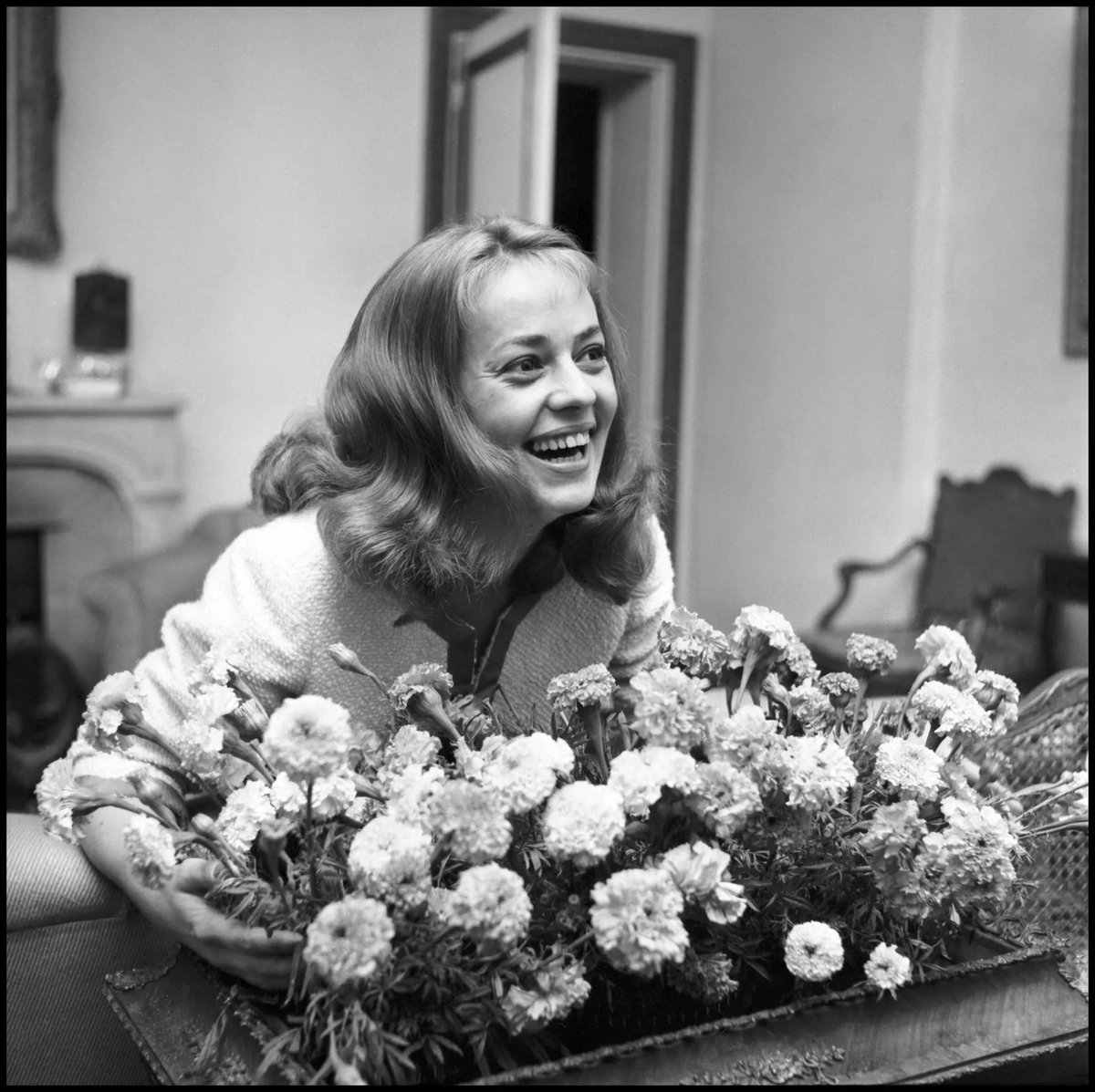 hiddenliburua's tweet photo. Le sourire de Jeanne Moreau (1958). https://t.co/lnACnrCc37