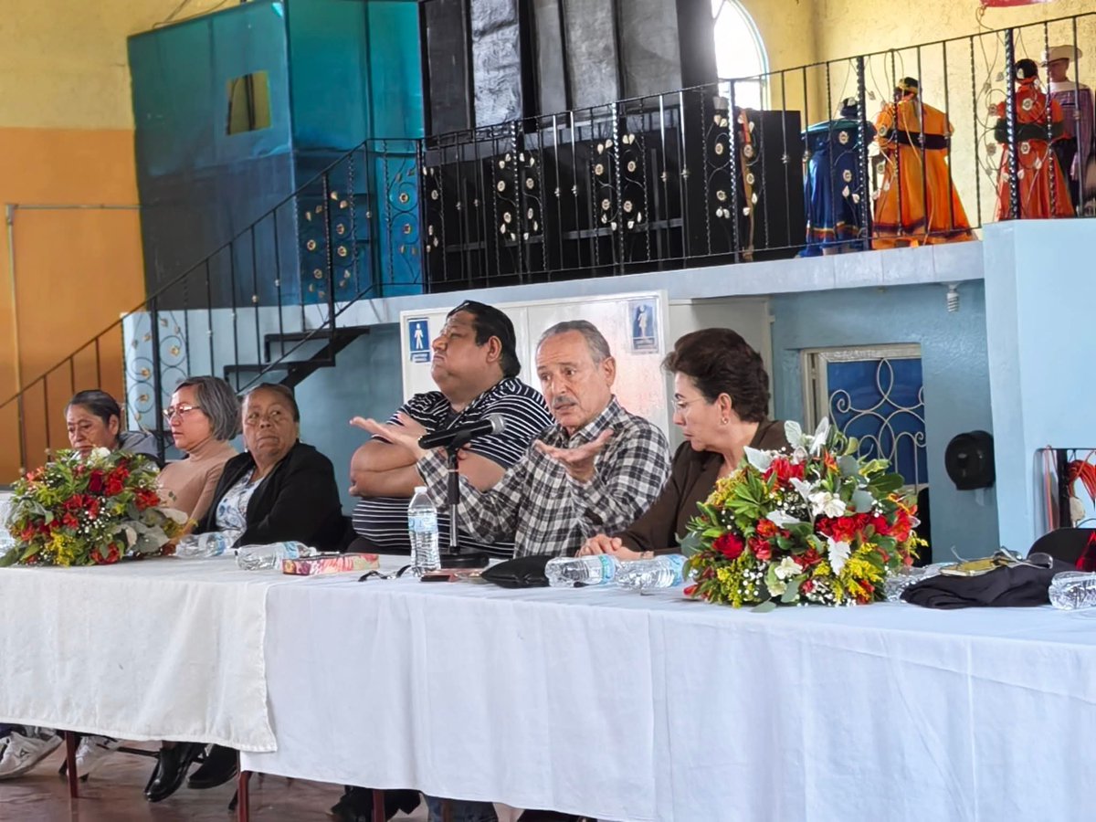 SamaraUikani's tweet photo. Conferencia "El imperialismo: ascenso y descenso". Nos ayuda a entender que el imperialismo se está debilitando y los pueblos del mundo y México debemos reaccionar para liberarnos. ¡En Antorcha luchamos y construimos la opción para una verdadera soberanía! 🔥💪 https://t.co/qX9uZj9b7O