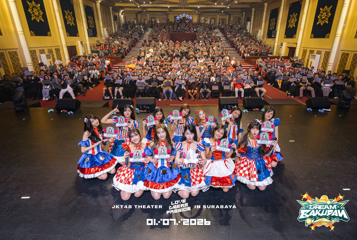officialJKT48's tweet photo. Matur suwun seng akeh yoo rek, wis gelem ngebeki Cak Durasim lan podo seru-seruan bareng teko awal sampe akhir. Energine solid puoll!⭐️💥

Sampek ketemu nang Personal Meet and Greet & 2-Shot Surabaya lan Theater Sementara Yogyakarta! 🙌🏻

#JKT48Dream 
#TreamDim 
#JKT48TheaterSementaraSBY