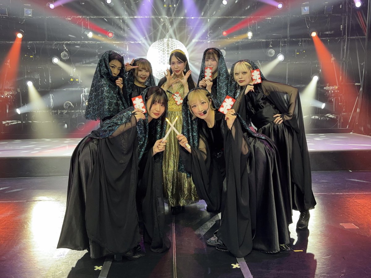 rei__black's tweet photo. 浅草ロック座　百物語第一期🕯️
初日ありがとうございました！！

ね？？ヤバいでしょ？この公演😸

当たり前ですが、まだまだ、手探り、、
はやく自分のものにしたい。

照明がよすぎて、私も負けてられない！！！と、ゲネのビデオ見るたび思うます。
明日も頑張るます。 https://t.co/vPfRb2VGoD
