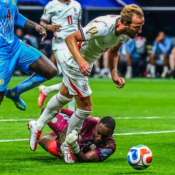 FCBJenil's tweet photo. Alan Shearer: "There is contact, for me that is a penalty." English pundits rushing to the studio monitors to defend Harry Kane’s world-class Olympic dive.
#FIFAWorldCup #ENGCOD #ThreeLions #PunditryTax #ChokeJob https://t.co/HGl8BHWw4S