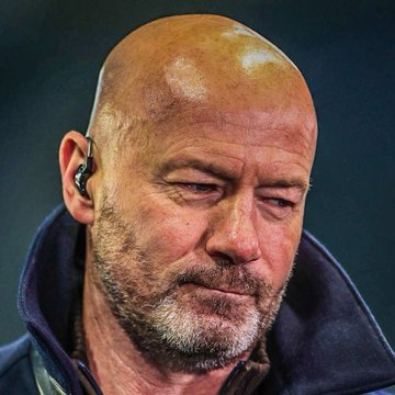 FCBJenil's tweet photo. Alan Shearer: "There is contact, for me that is a penalty." English pundits rushing to the studio monitors to defend Harry Kane’s world-class Olympic dive.
#FIFAWorldCup #ENGCOD #ThreeLions #PunditryTax #ChokeJob https://t.co/HGl8BHWw4S