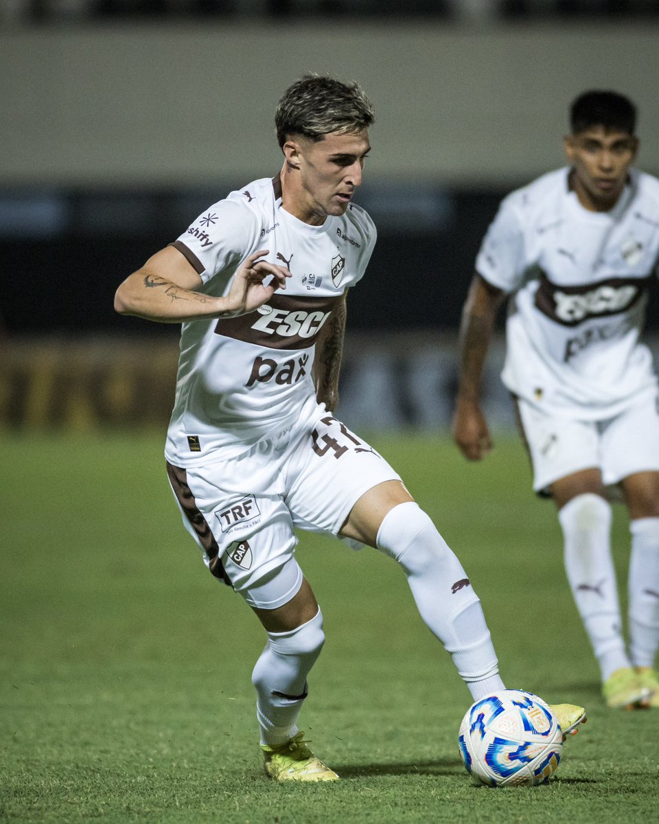 caplatense's tweet photo. ➡️ Benjamín Bosch y Mauro Luna Diale finalizaron su vínculo con nuestra institución y ya no son parte del plantel profesional de #Platense.

⚽️ Les agradecemos por su compromiso y les deseamos lo mejor en lo que viene.

#𝐎𝐫𝐠𝐮𝐥𝐥𝐨𝐌𝐚𝐫𝐫𝐨́𝐧🤎 https://t.co/Bt9g9VkOCk