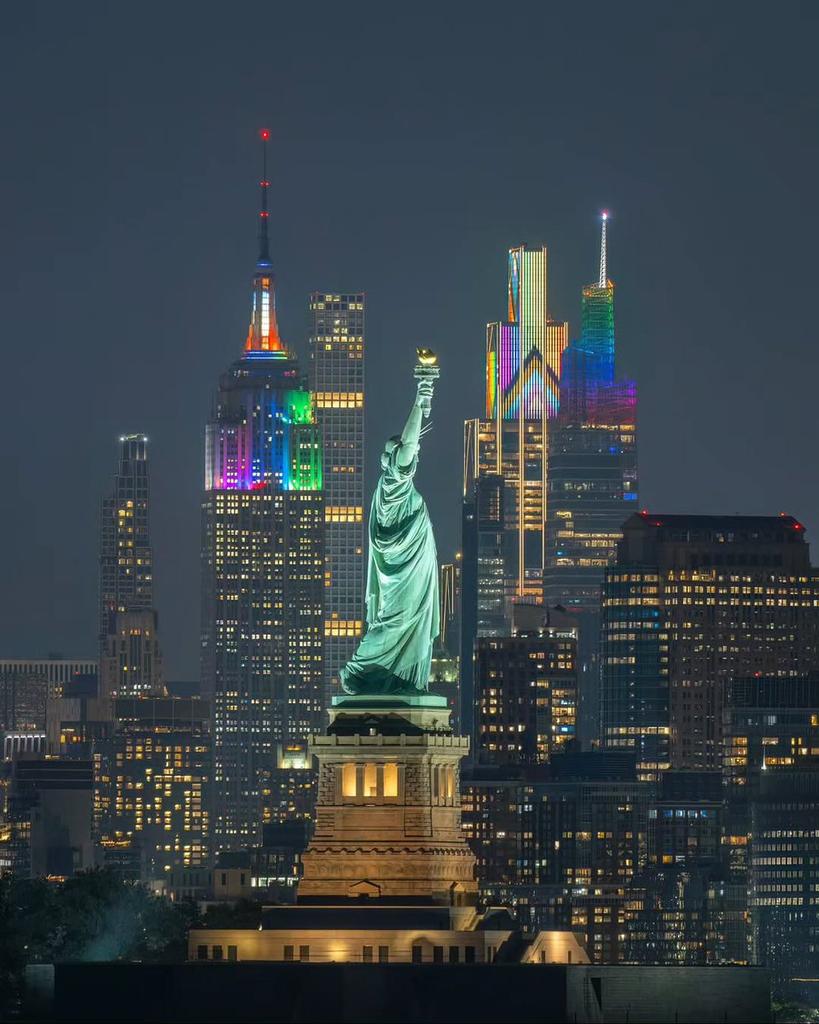 NExpolore's tweet photo. Statue of Liberty, New York 🇺🇲 https://t.co/SQgSKYAxer
