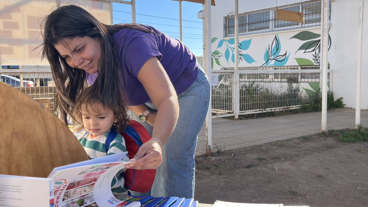 JUNJI_Valpo's tweet photo. 📰💥 ¡Estamos en https://t.co/xlrN0OMYmS!
Te entregamos algunas recomendaciones de como fomentar el juego de niños y niñas en este periodo de receso invernal. 😊🧩 👇🏼
https://t.co/rc7UO0yUsi https://t.co/TspAfXMY7u