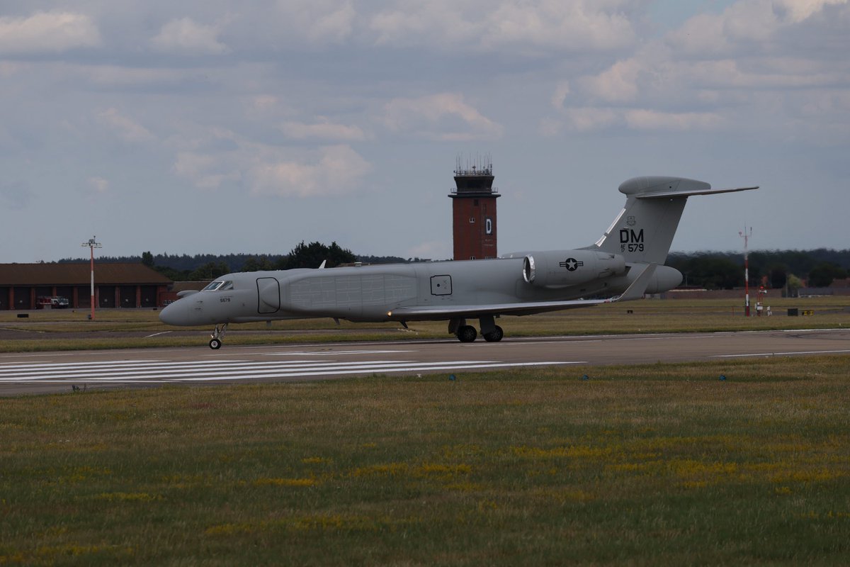 ArmchairAdml's tweet photo. #USAF United States Air Force
L3Harris EA-37B Compass Call 2x
#AE142E 17-5579 - AXIS 43
#AE17CD 19-1587 - AXIS 86
AXIS 43/86 have departed RAF Mildenhall after a short fuel stop from Chania, en route back to Davis-Monthan Air Force Base.
Photos @havoc_aviation
@MATA_osint https://t.co/KX3AqHH0qS