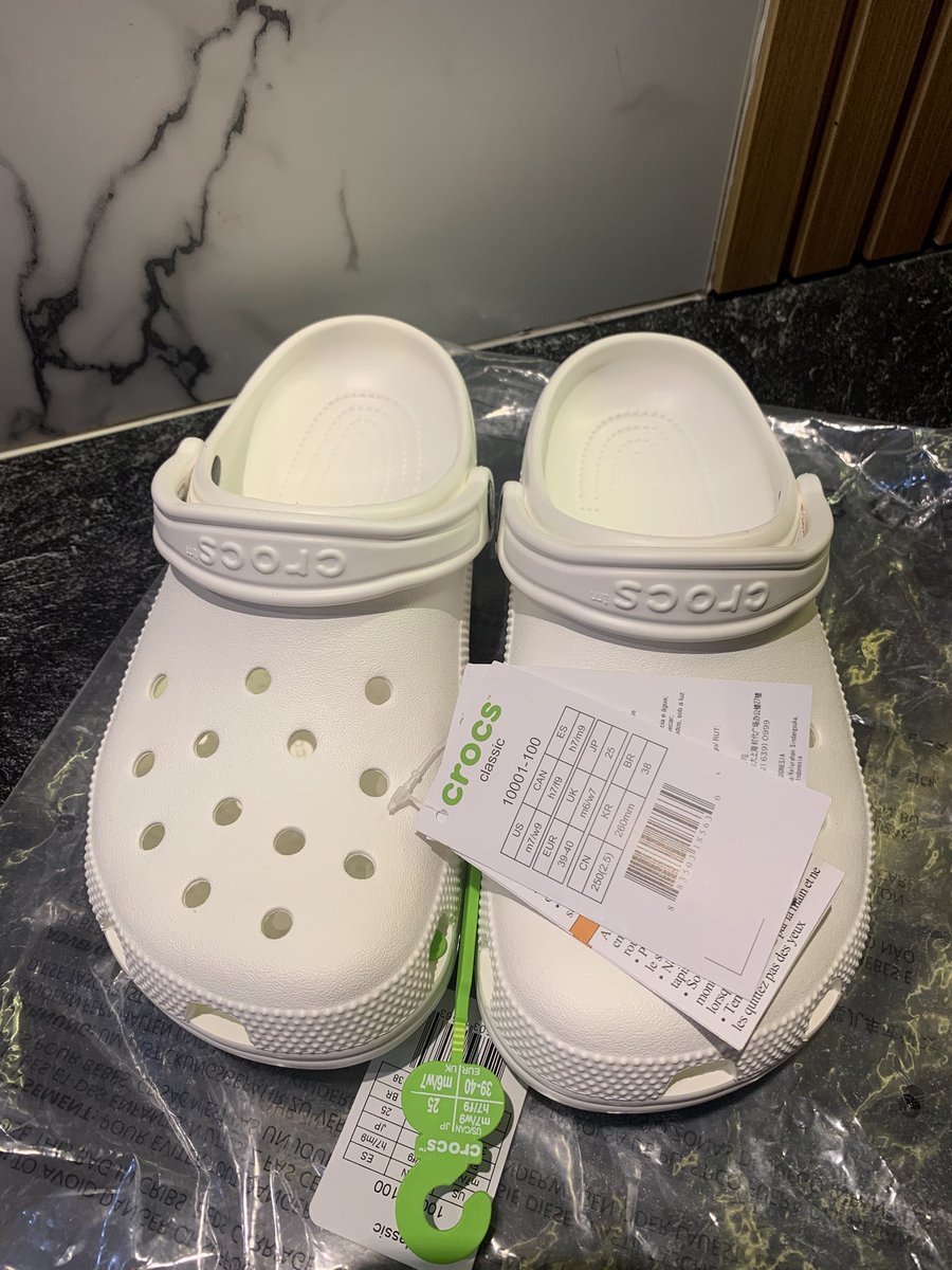 moraaghy's tweet photo. wts crocs classic clog white size m7w9 (39-40) unisex

💰 750k aja yaa ini udah jual rugi bgt :((
✅ barang new ori masih bersih, belum pernah dipake samsek (bkn preloved)
🍊 bisa oren, shipping from jatim 

kalo mau link shopee &amp; vidcon bisa dm yaa

#wtb #wts #crocs https://t.co/fUulDvrevz