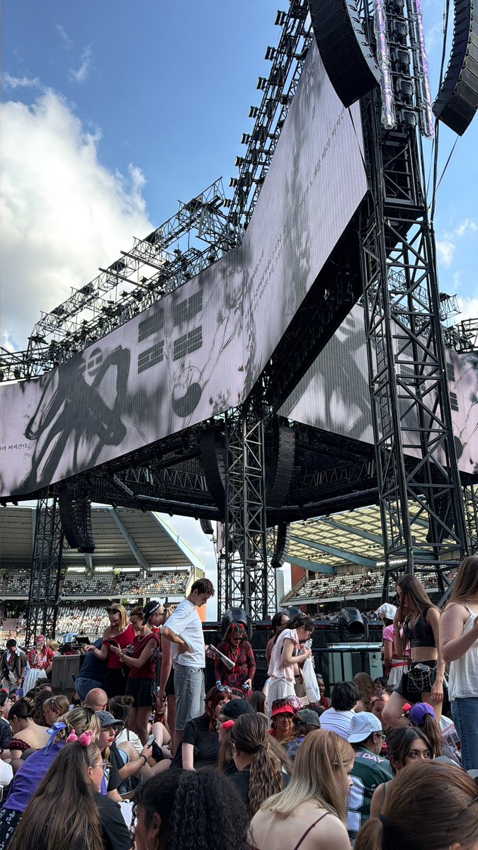 Sara⁷ | saw BTS | Free🇵🇸 tweet media