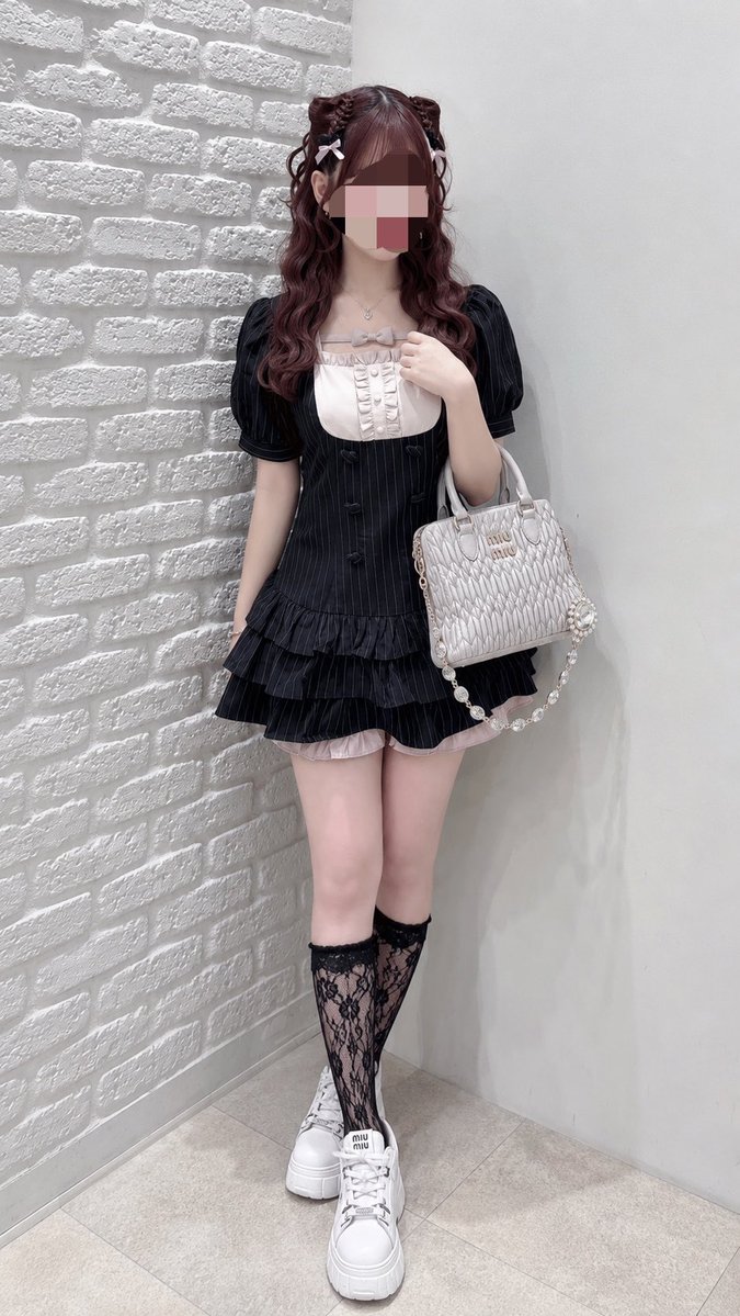7sukiya's tweet photo. 当日より前に服を着るのがめんどくさいので画像作りました
たぶん一枚目が一日目、二枚目が二日目です https://t.co/1GJ3dcyKoM