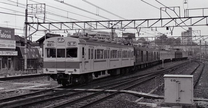 nandaumanosuke2's tweet photo. 珍編成だが企画列車では無さそう
1981年　場所不明
どりこの管理画像
13110008 https://t.co/WDMWxHCbwc