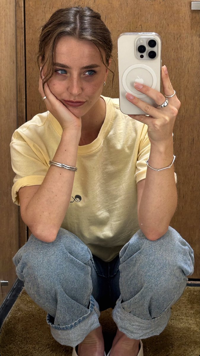 Elsa 🍒 tweet media