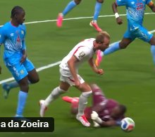 Daimond_Bluee's tweet photo. @Blue_Footy No penalty https://t.co/oR7gQc28qm